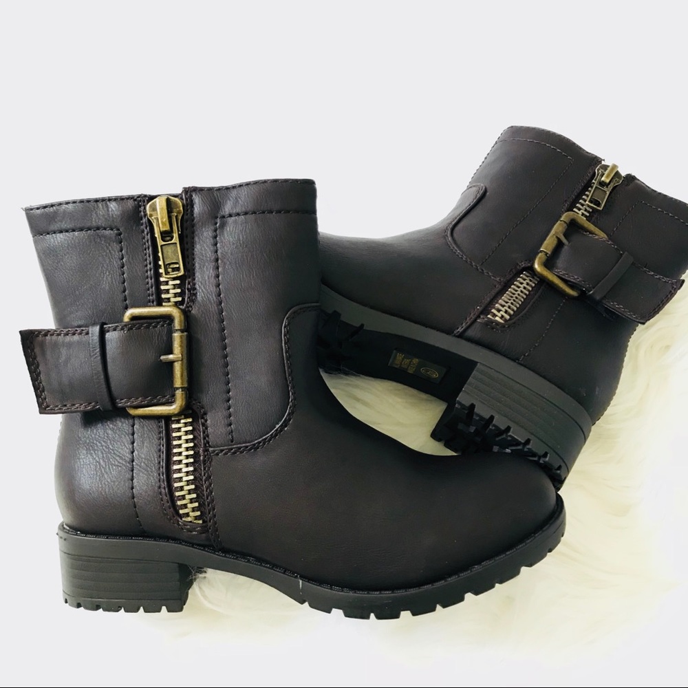 Dark brown ankle bootie!